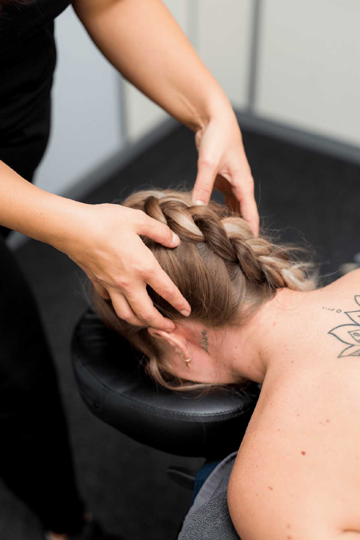 Mass-massage-therapy-schipholweg-haarlem-hoofdmassage-2